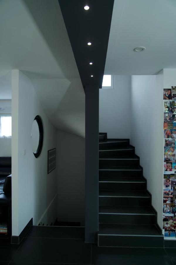 B&B Chez L'Habitant Chambre Privative Sur La Route Des Vins Tv Parking Box Velo Issenheim Exterior foto